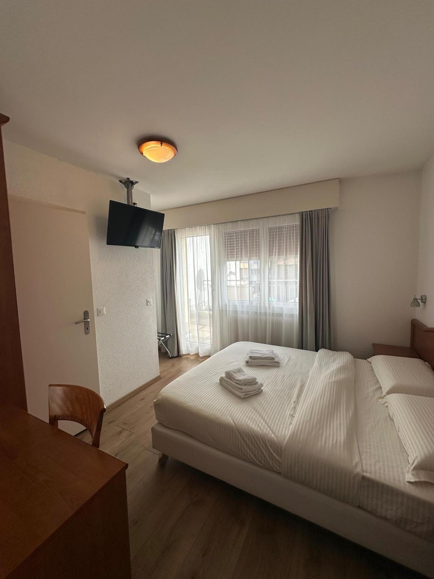 Hotel Du Quai Villeneuve Εξωτερικό φωτογραφία