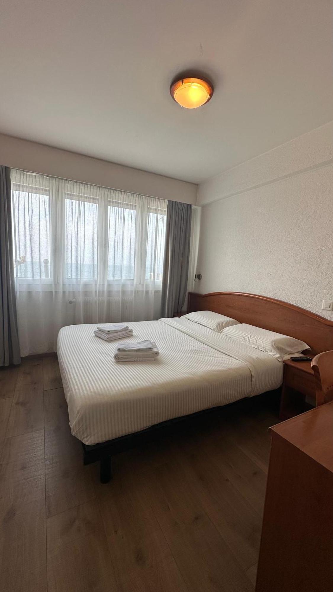 Hotel Du Quai Villeneuve Εξωτερικό φωτογραφία