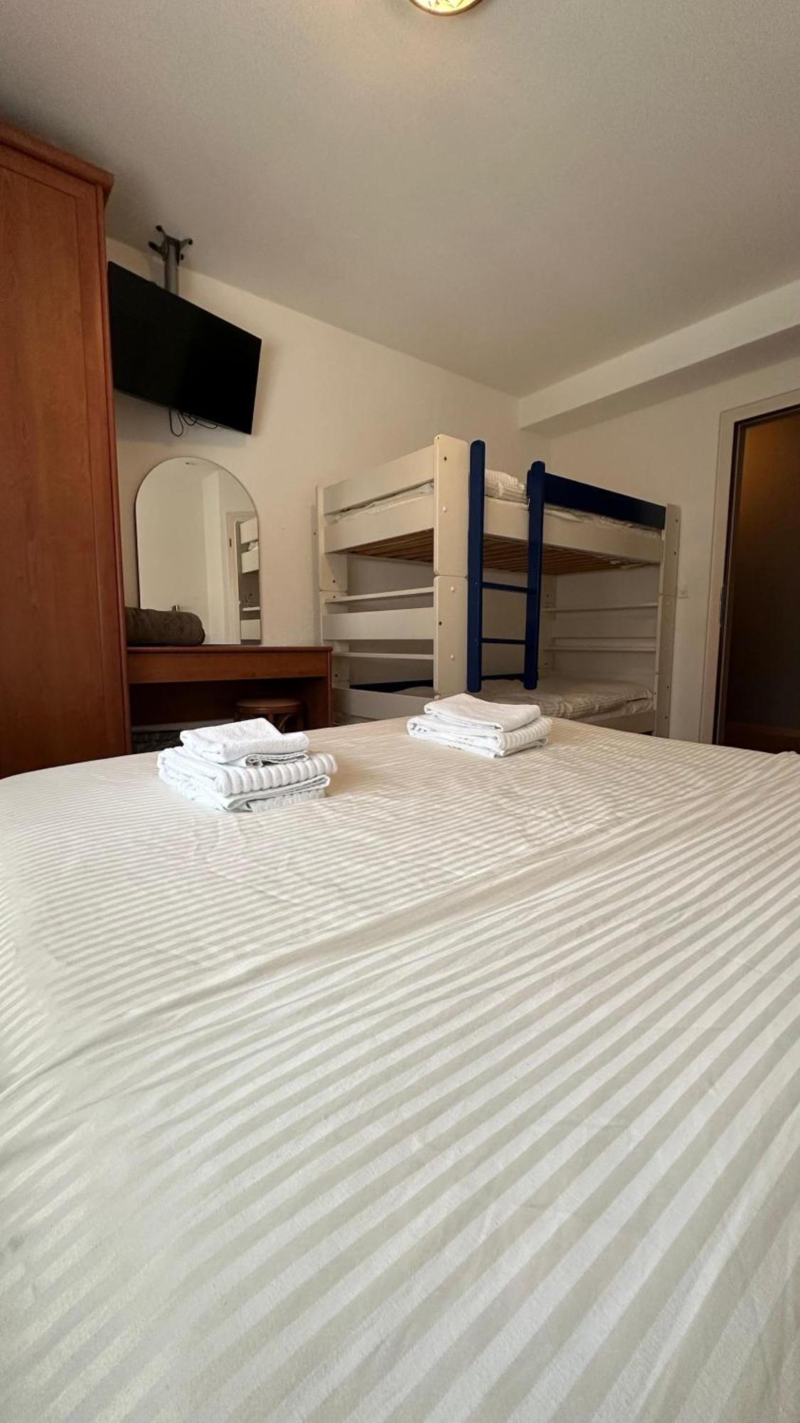 Hotel Du Quai Villeneuve Εξωτερικό φωτογραφία