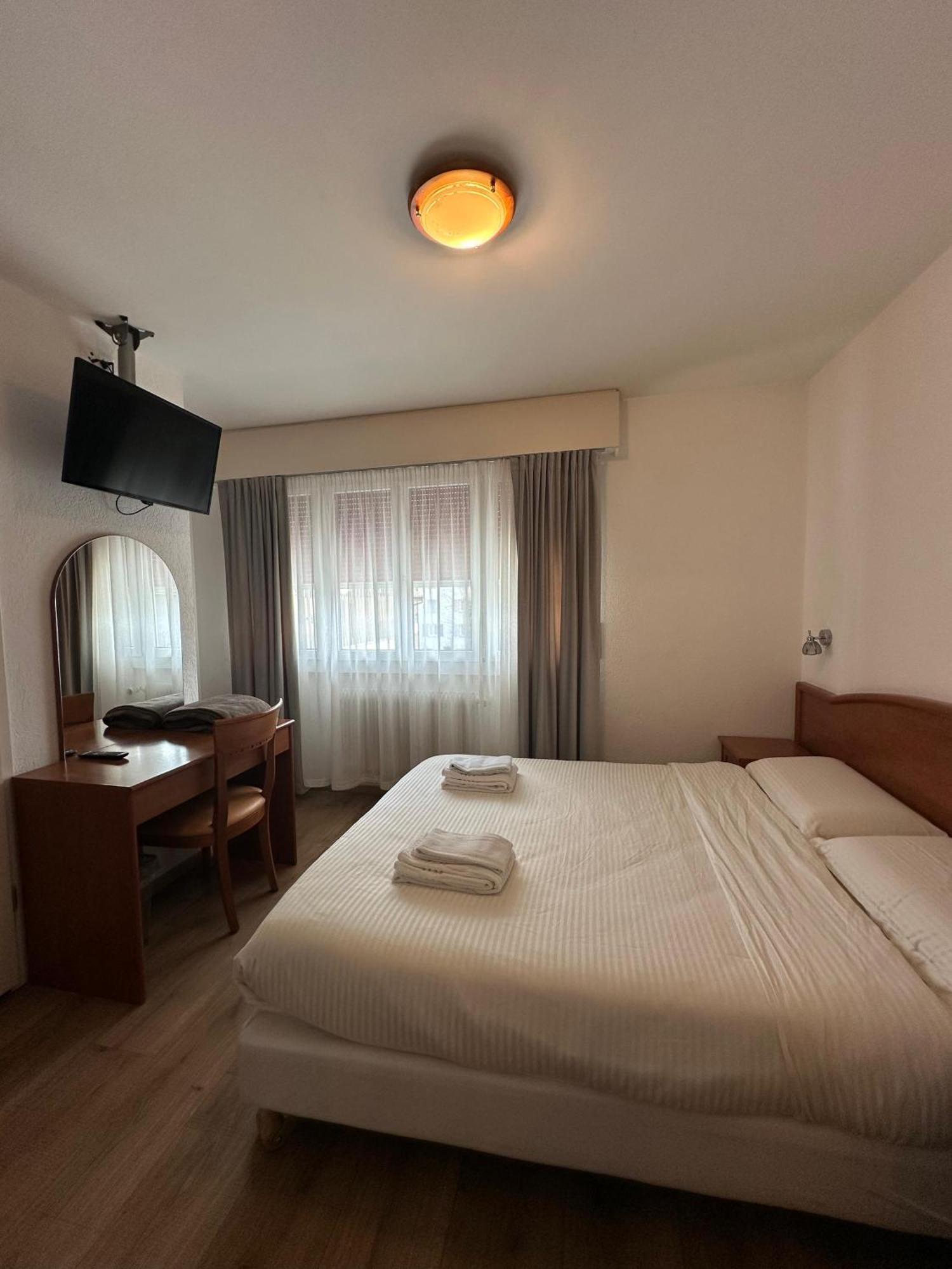 Hotel Du Quai Villeneuve Εξωτερικό φωτογραφία