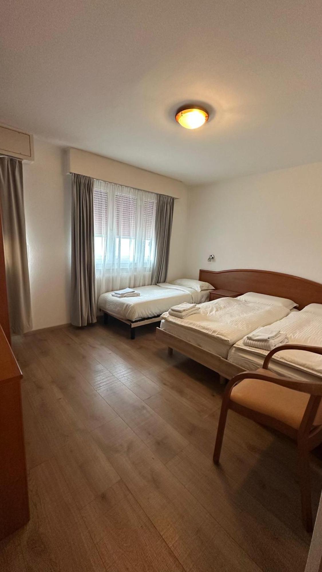 Hotel Du Quai Villeneuve Εξωτερικό φωτογραφία