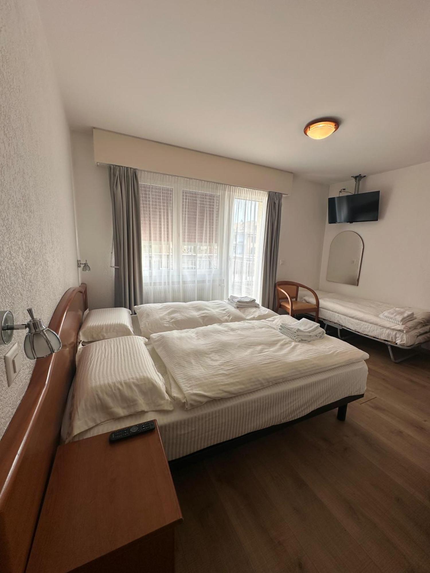 Hotel Du Quai Villeneuve Εξωτερικό φωτογραφία