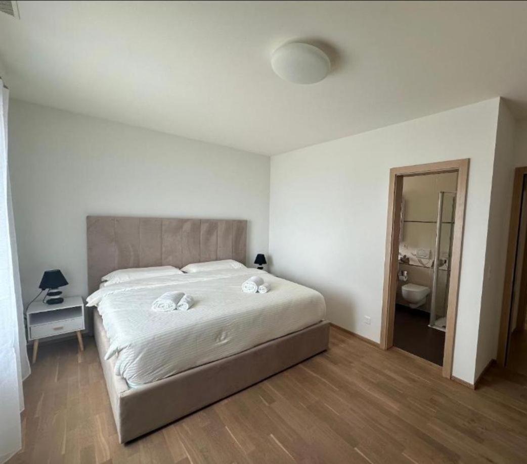 Hotel Du Quai Villeneuve Εξωτερικό φωτογραφία