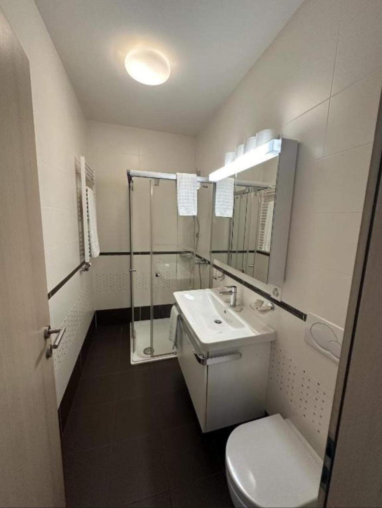 Hotel Du Quai Villeneuve Εξωτερικό φωτογραφία